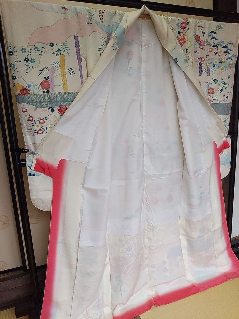 PK-12/25　振袖　白地　花柄　アンティーク調　リメイク　金糸刺繍　金彩