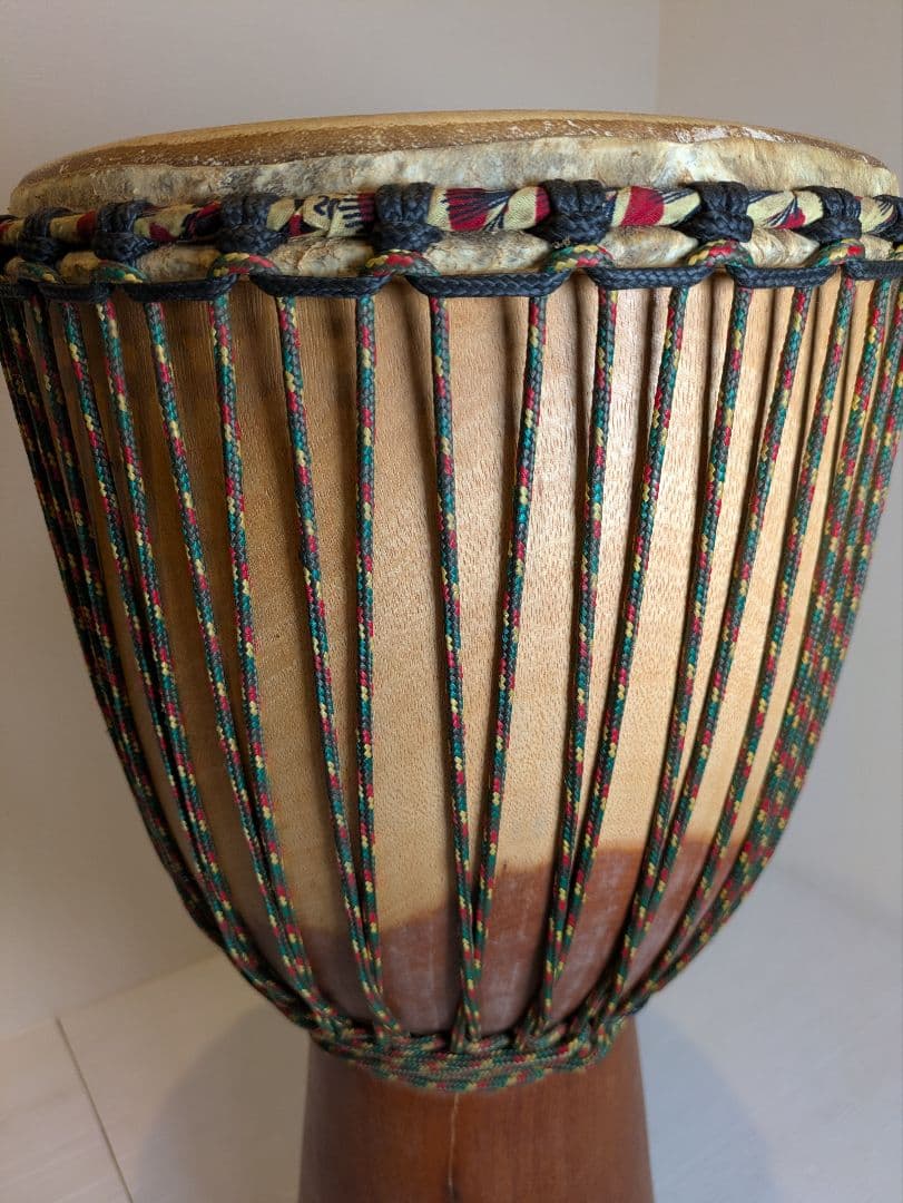 現状渡し　ジャンベ　31cm　皮破れ有り　ケース付き