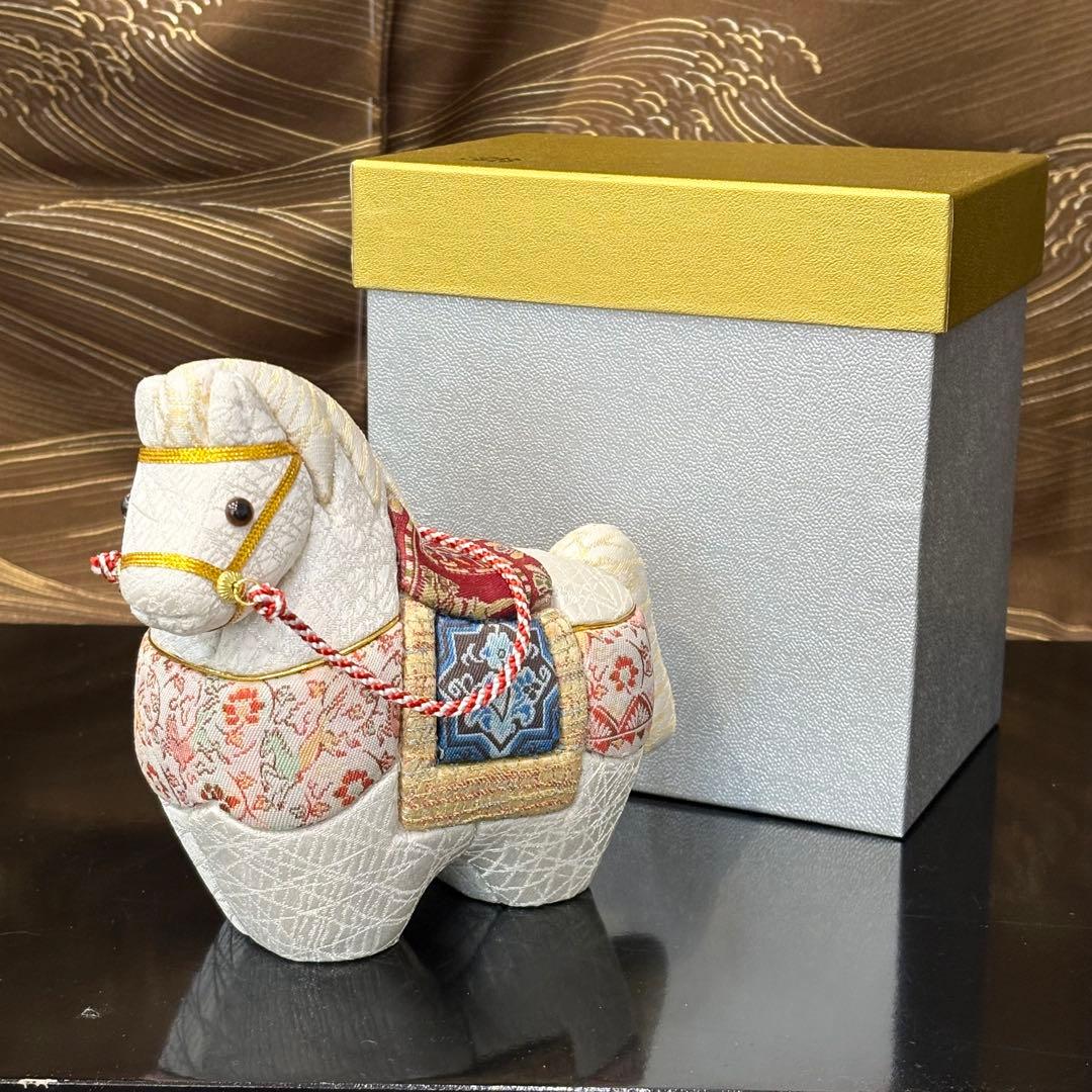 【龍村美術織物】2026年干支木目込み人形「午（うま）」箱付/八千代衿芯2