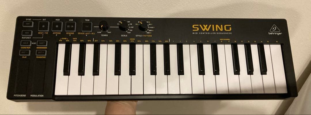 Behringer SWING MIDIコントローラー キーボード べリンガー