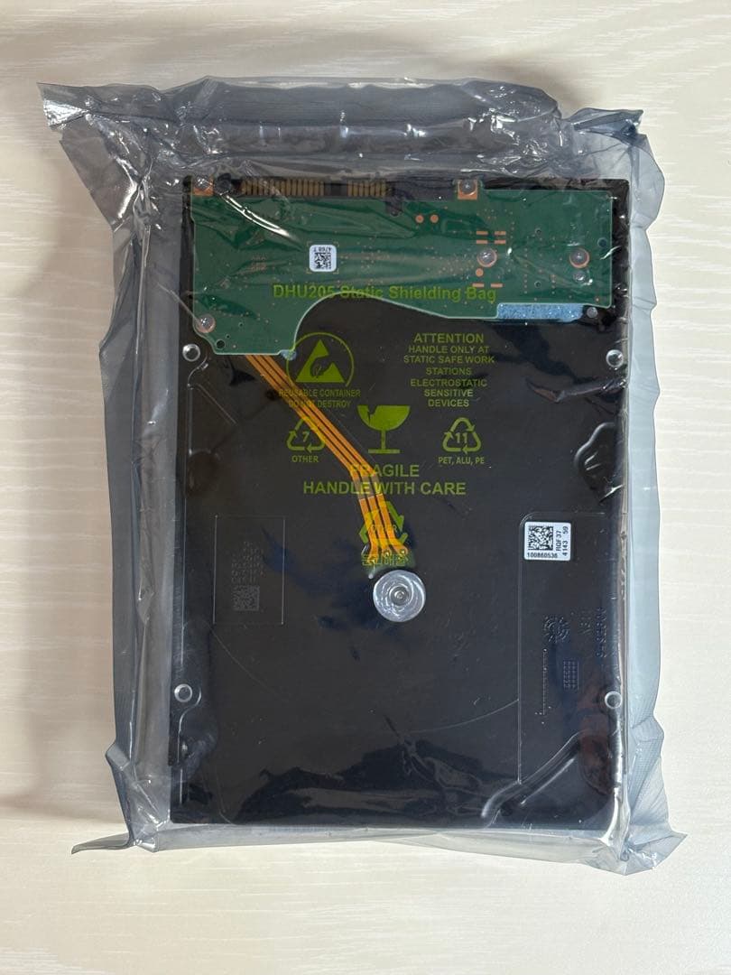 d*0様 SEAGATE 18TB Exos X18 正規品　HDD SATA