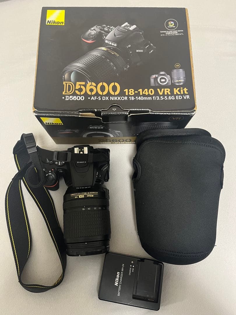 ニコン　Nikon D5600 + 18-140 撮影枚数2200