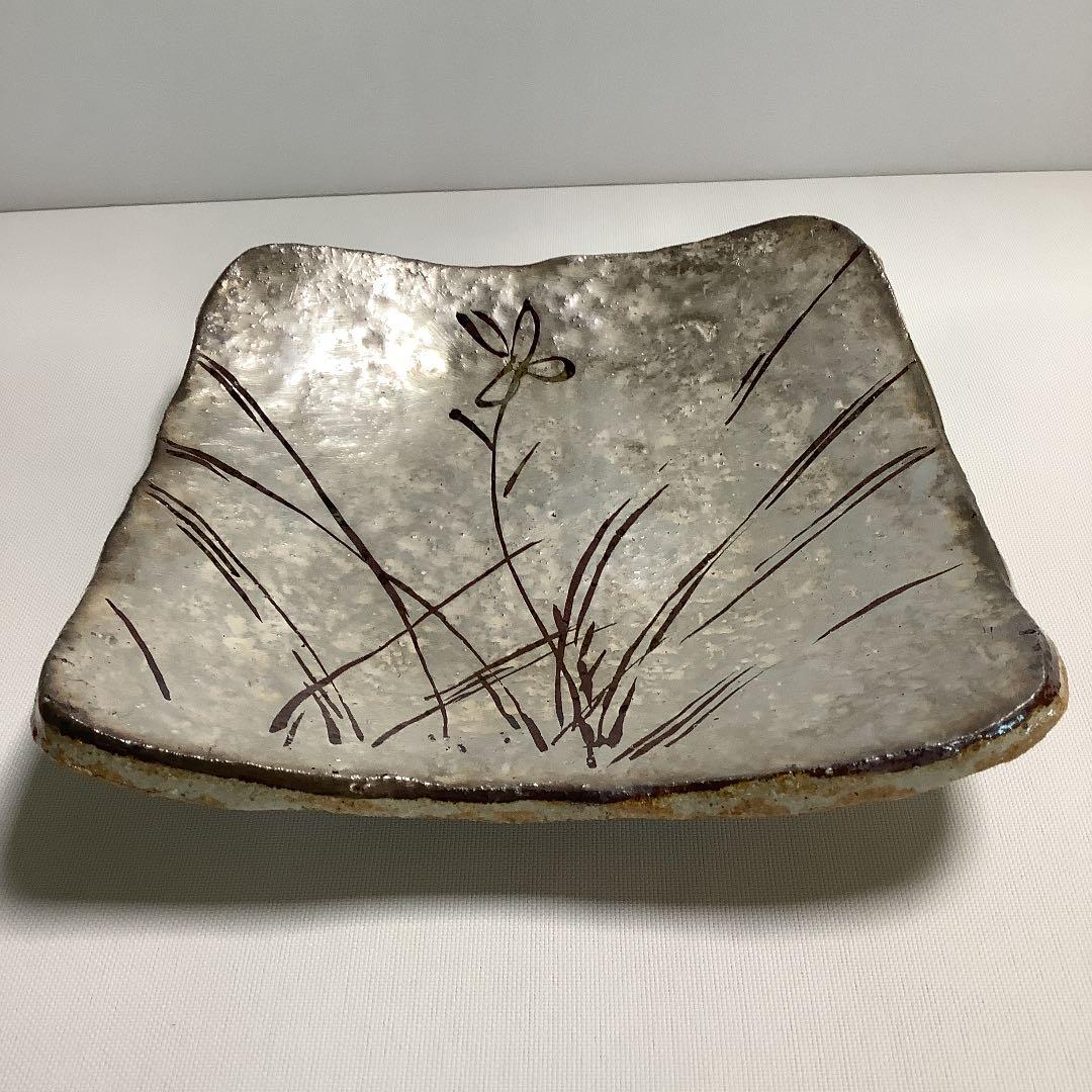 蔵珍窯 【魯山人写し】銀彩草花文角向付四方皿 ②