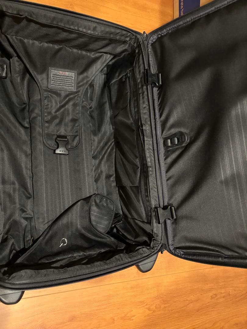 送料込　TUMI オールレザー　キャリーケース