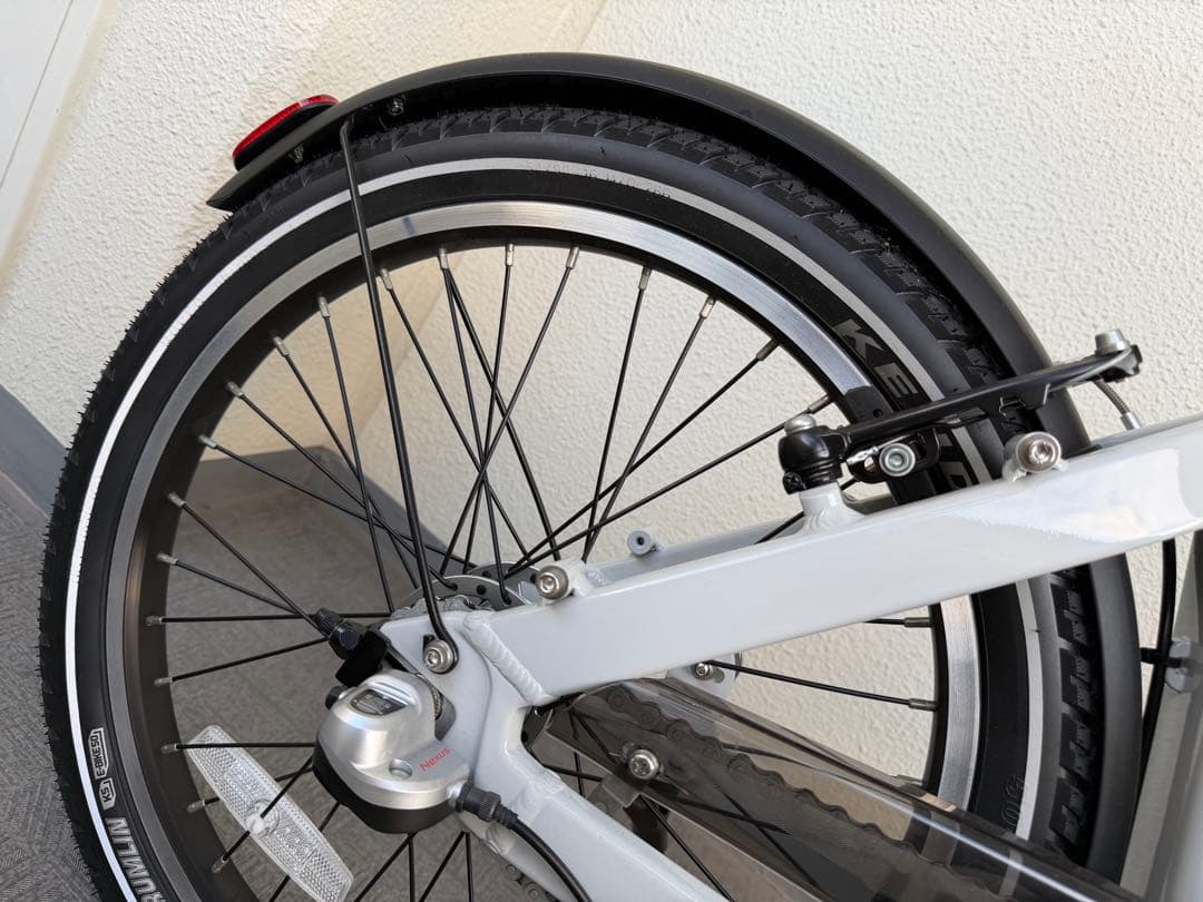 にゃた　BESV F3 電動アシスト折り畳み20インチモデル ライトグレー