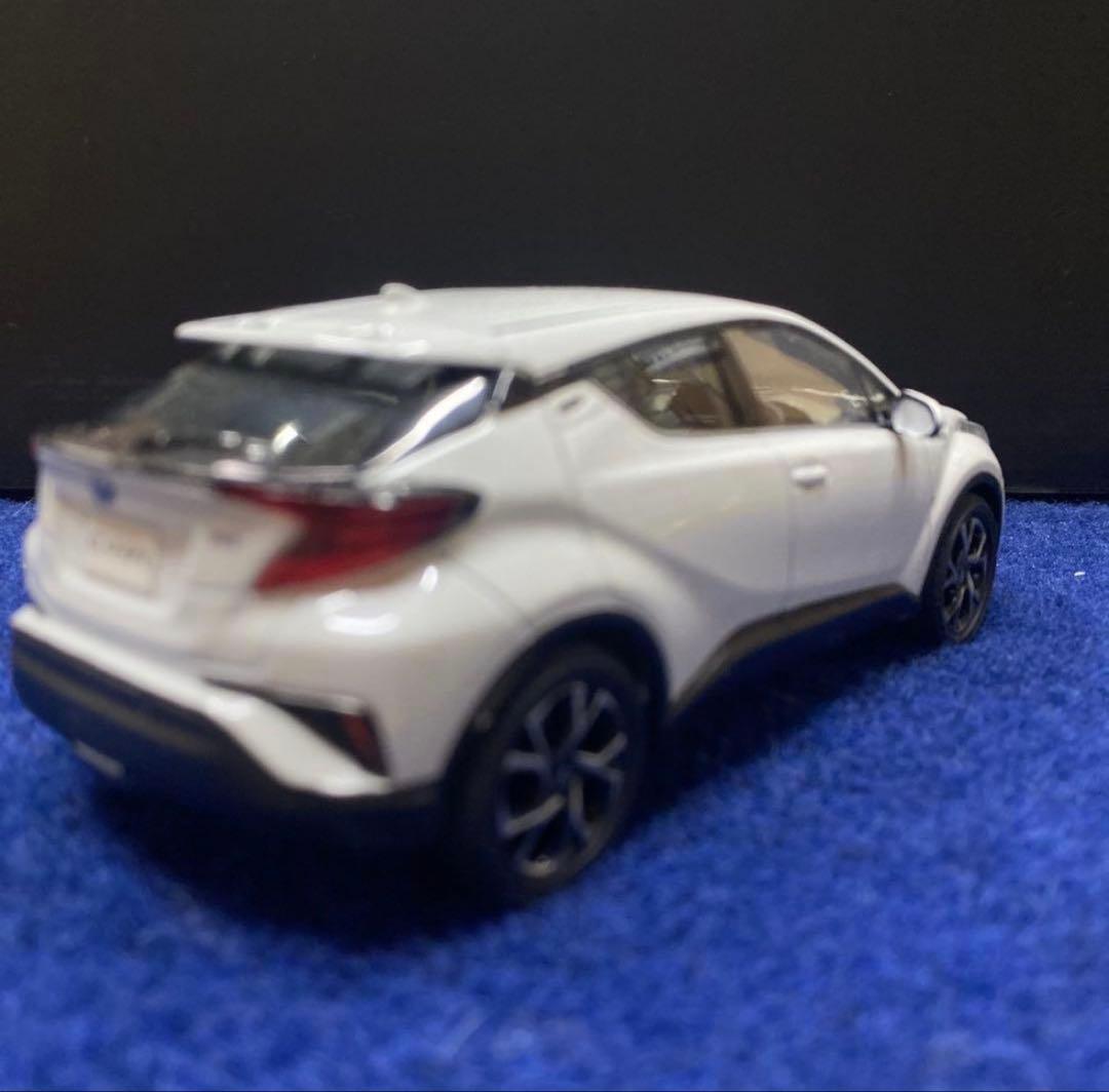 トヨタ カムリ　CHR アクア　カラーサンプルミニカー　3台セット　非売品