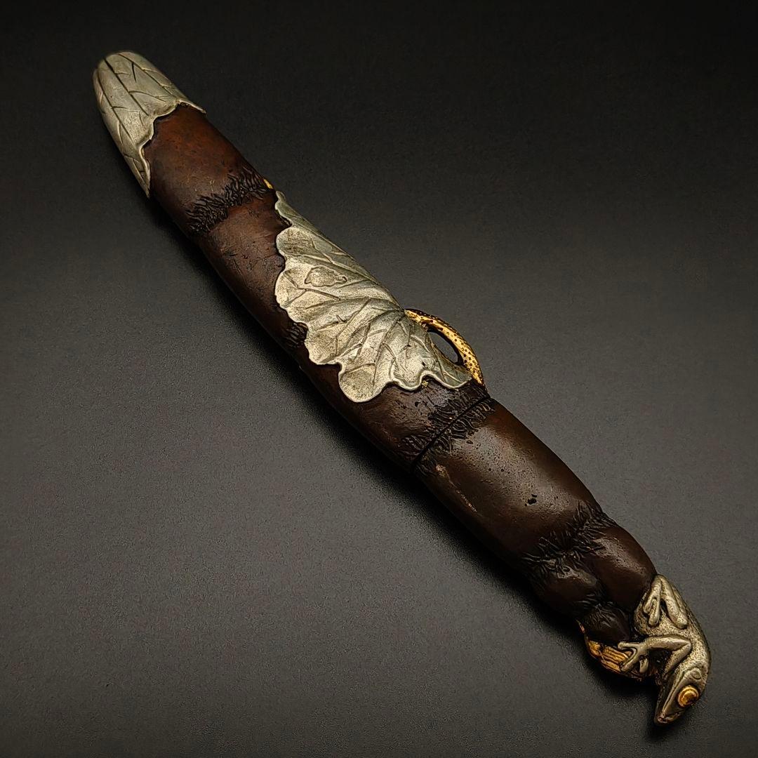 年末セール　銅製刀装具　短刀拵　柄鞘一式　蝦蟇の図　絵金銀　金工品　細工　刀装具