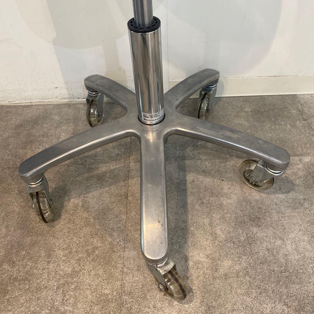 カットチェア　タカラベルモンド　Dスツール　クリア