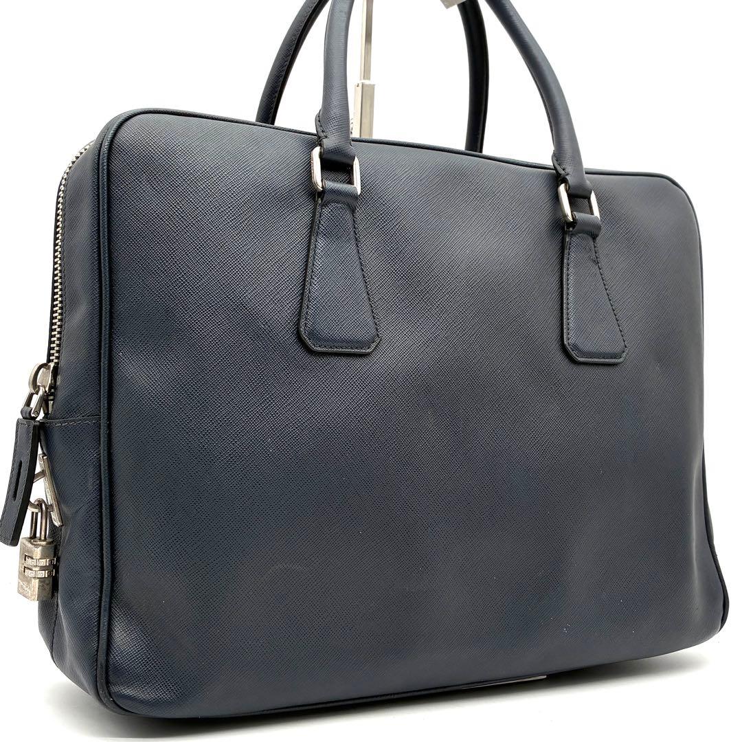 美品 プラダ ビジネスバッグ サフィアーノレザー 三角ロゴ A4可 ネイビー