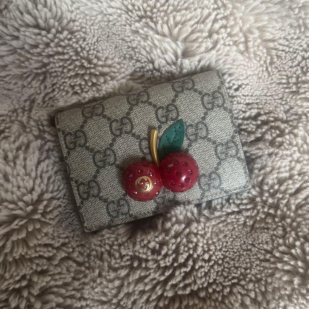GUCCIさくらんぼ財布
