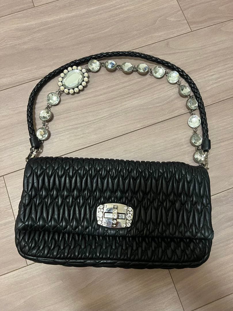 Miu Miu 黒　ナッパクリスタルビジューパーティーバッグ　クラッチバッグ