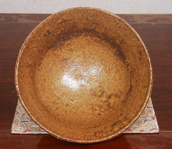 京焼・清水焼　作者不明　清窯：銘　古伊羅保　茶碗　無傷　共箱　古物。