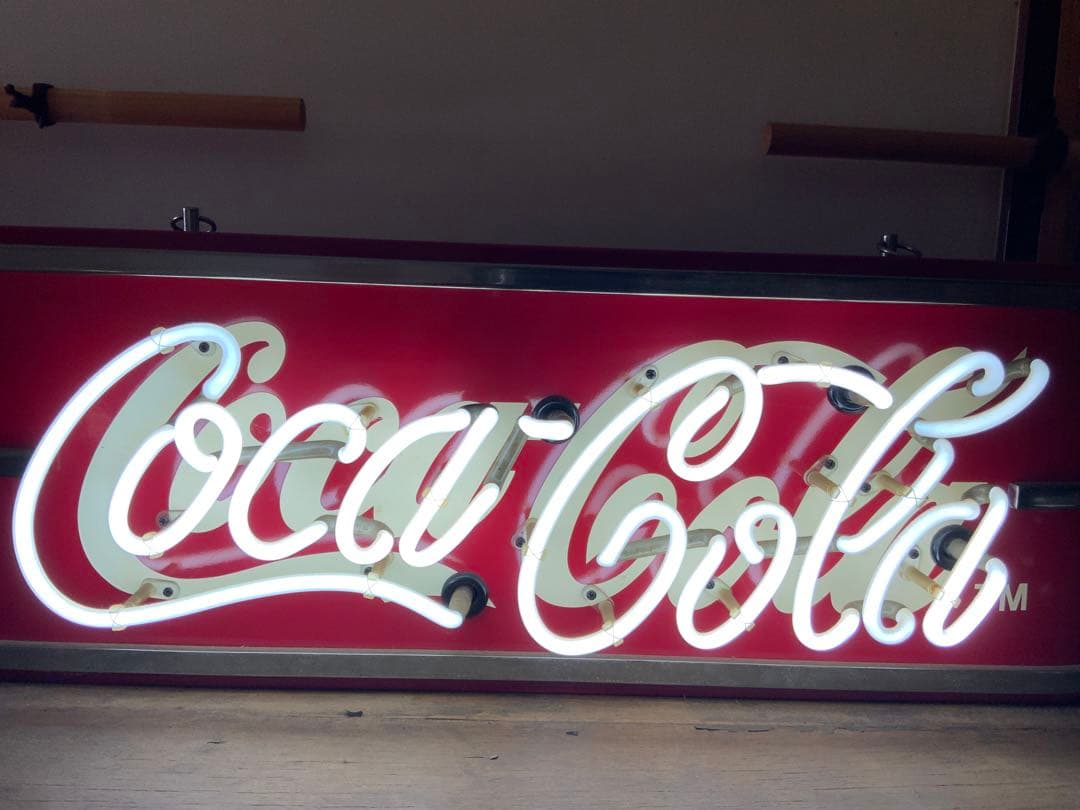コカコーラ　ネオン菅