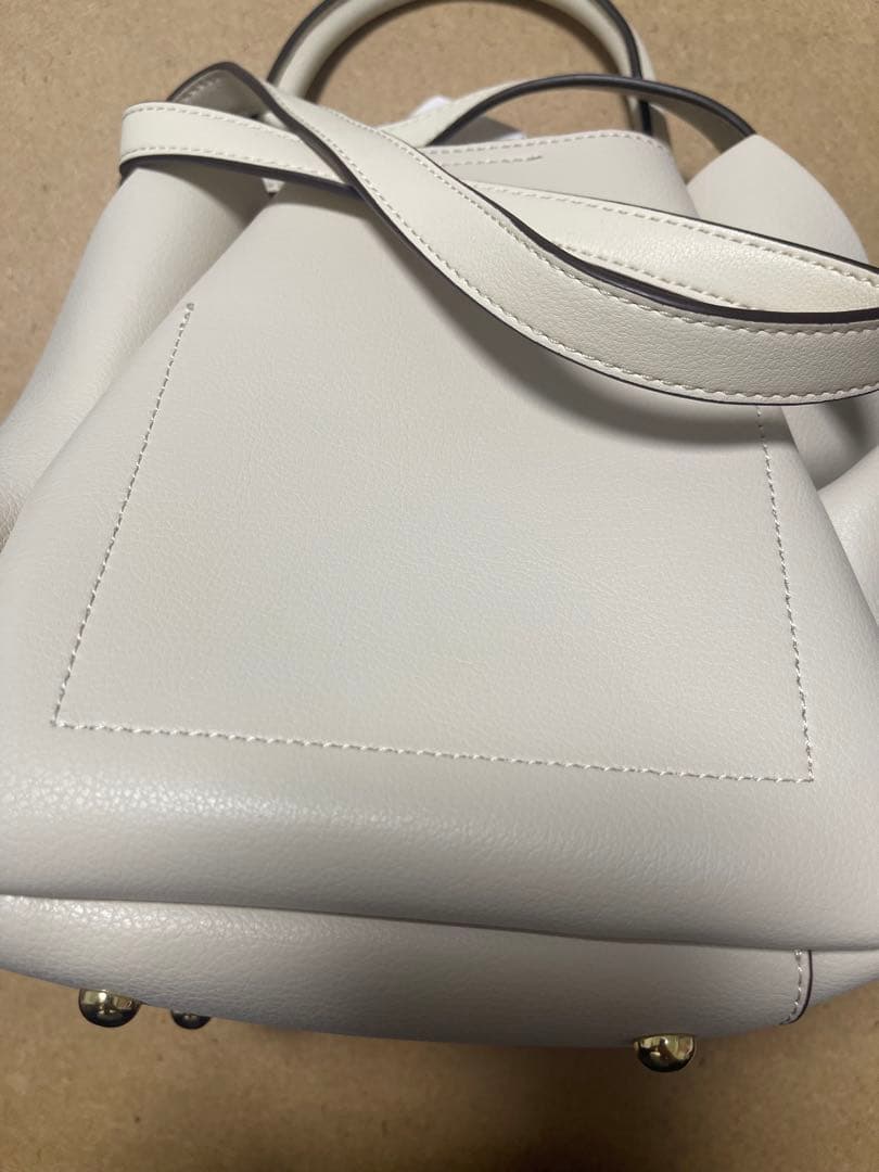 セルフォード　CELFORD ワンハンドルフリルバッグ　アイボリー