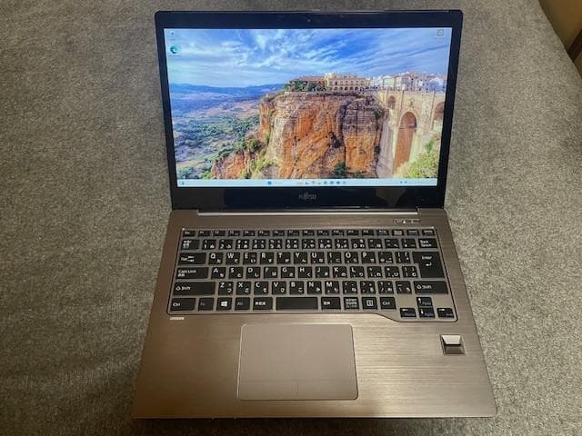 ⭐️HASU RECYCLE⭐️ 富士通 LIFEBOOK WU1/L