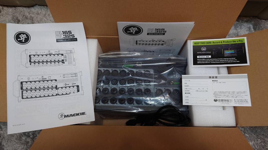 Mackie DL32S デジタルミキサー Wi-Fi付型（ホール使用１回）美品