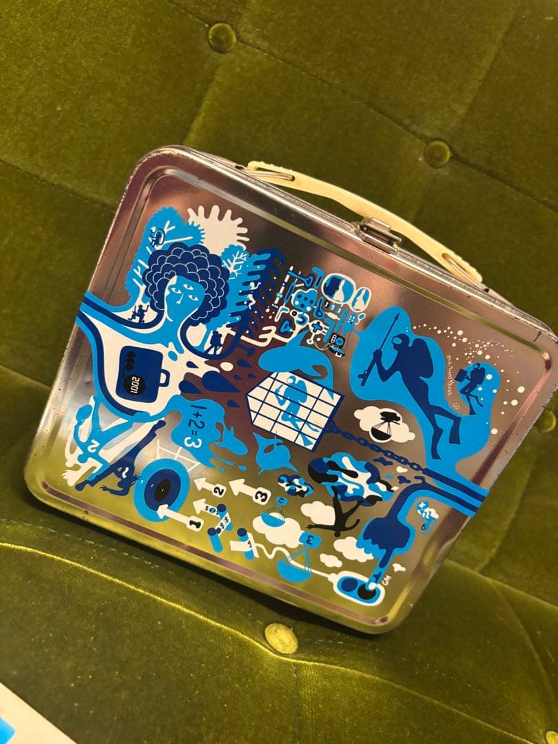 stussy　缶ケース&ステッカー サビ有り