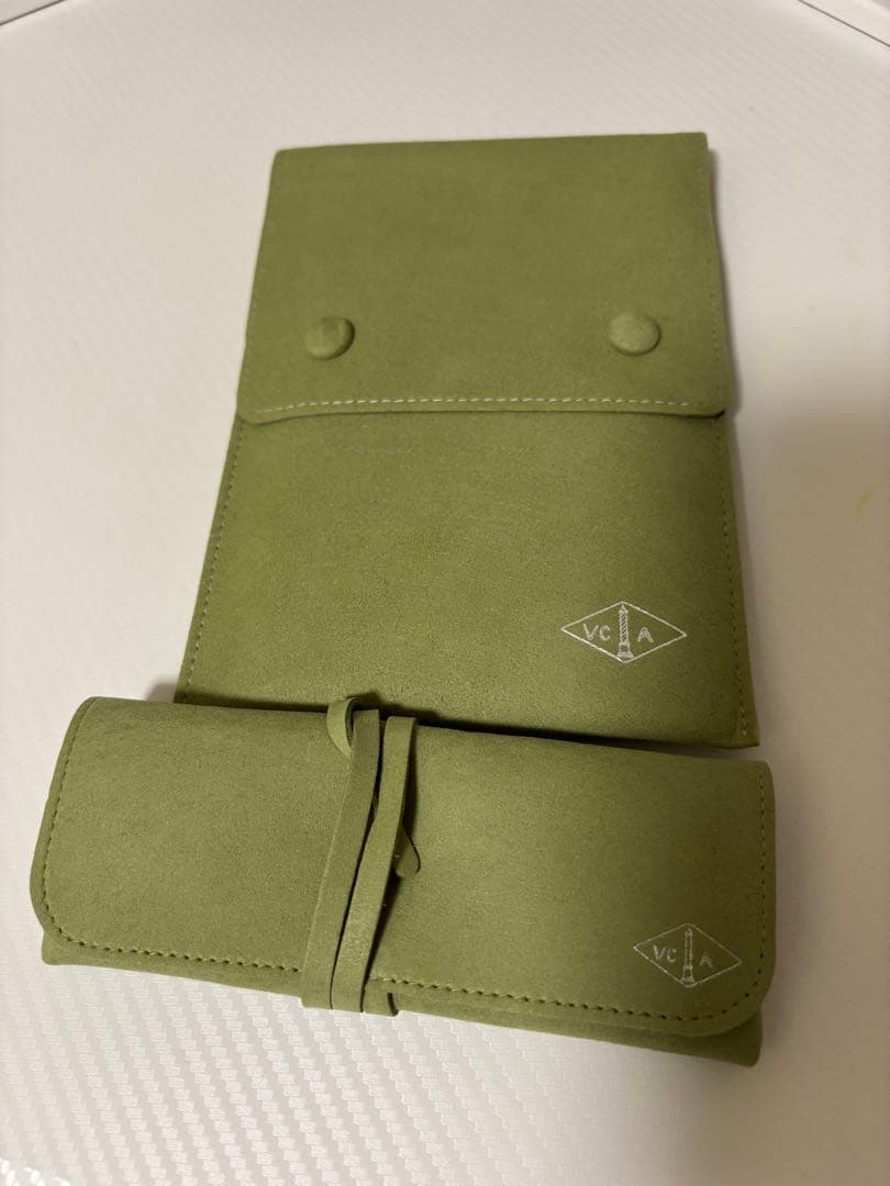 ヴァンクリーフ&アーペル　ケアキットとポーチのセット