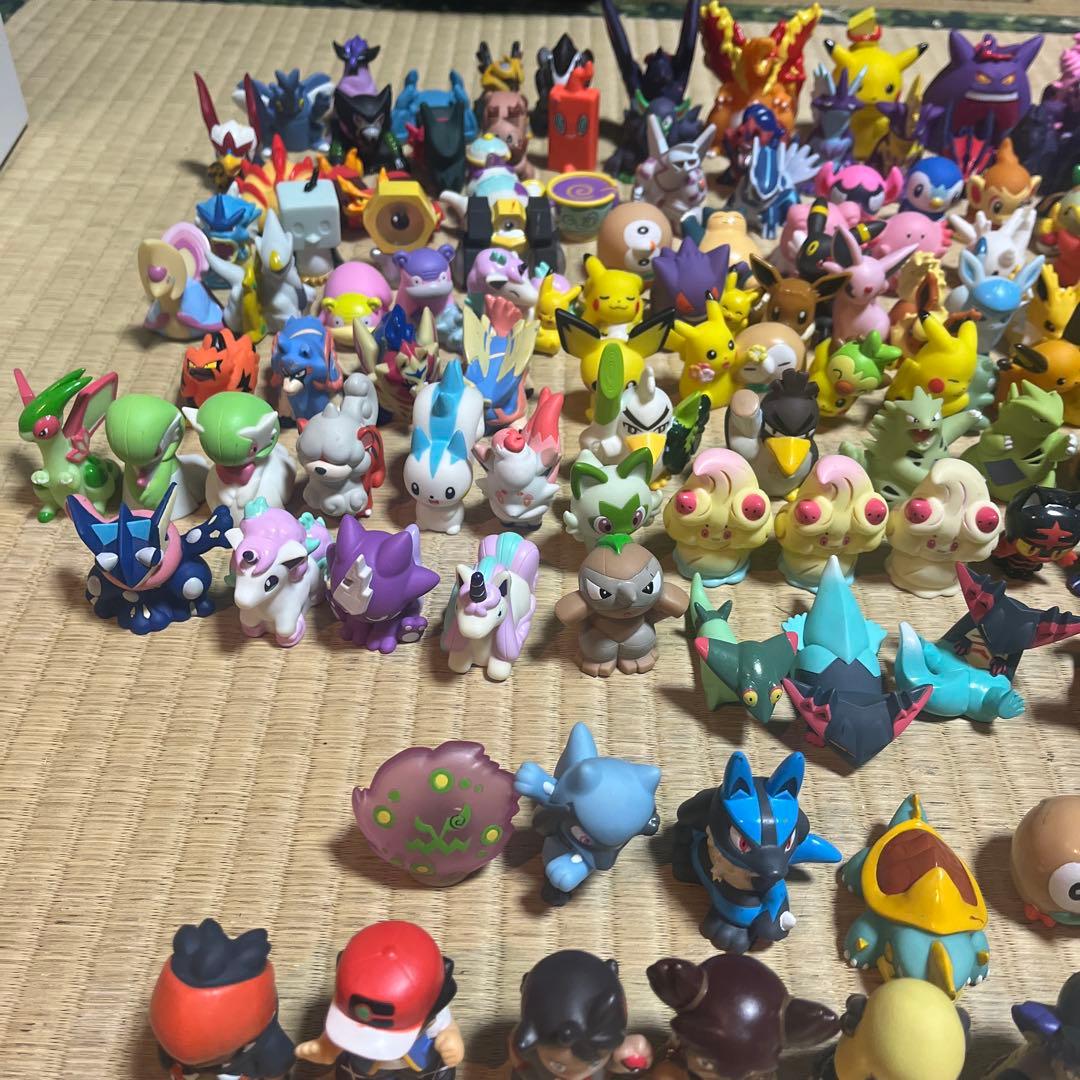 ポケモンフィギュア指人形