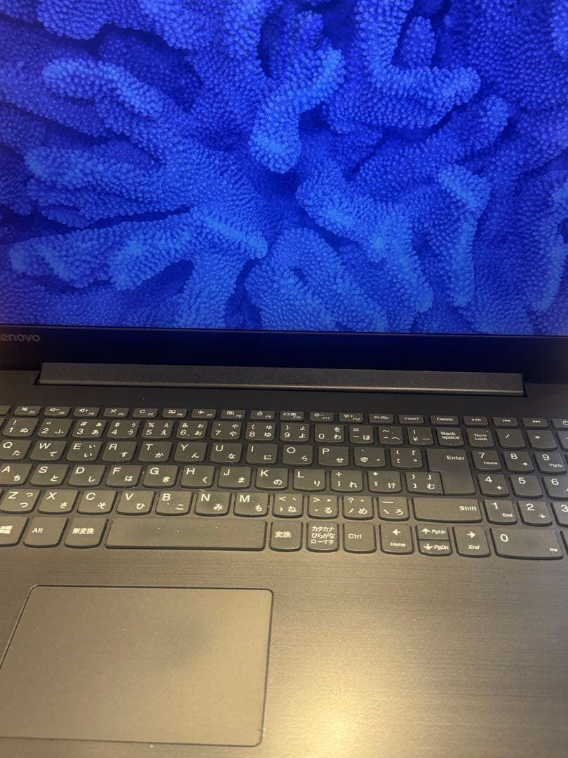 ideapad 330-15 i5 8GB 75GB HHD ￼第8世代