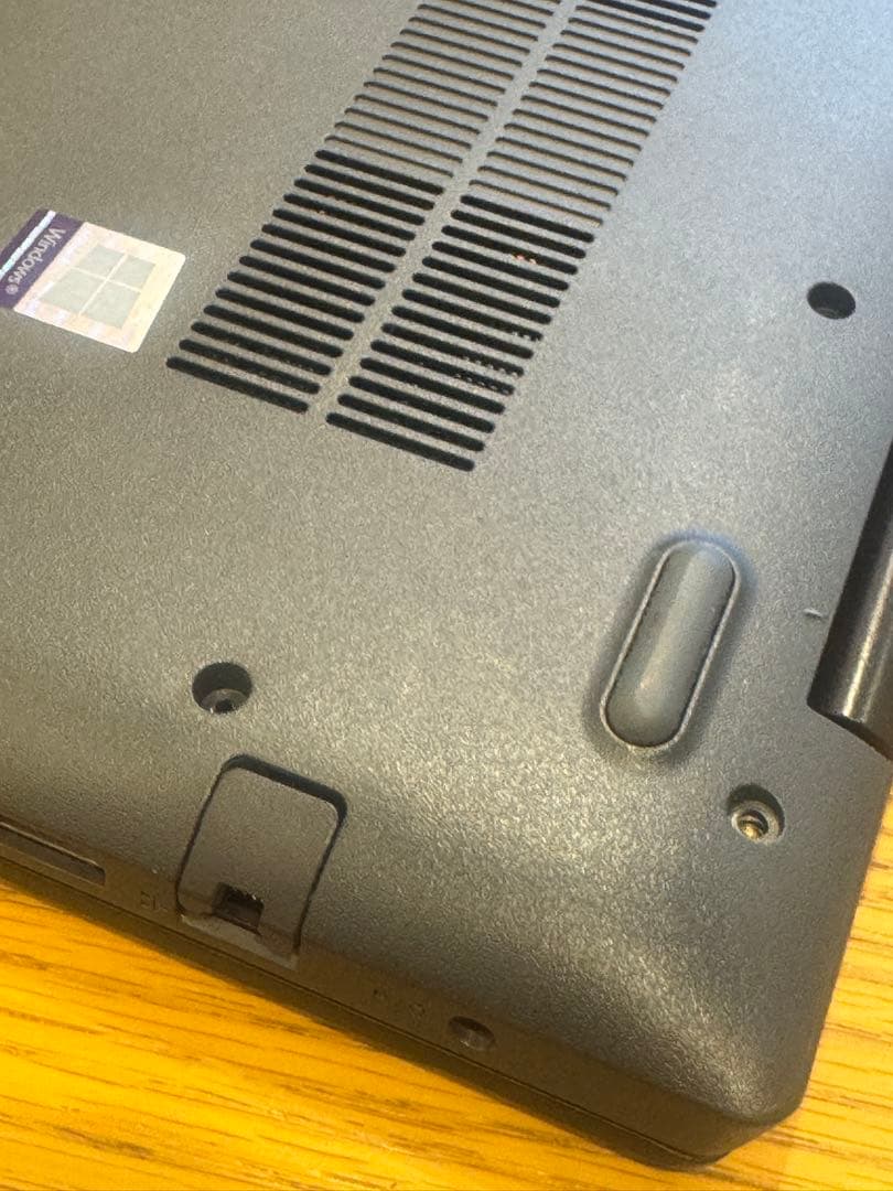 ideapad 330-15 i5 8GB 75GB HHD ￼第8世代