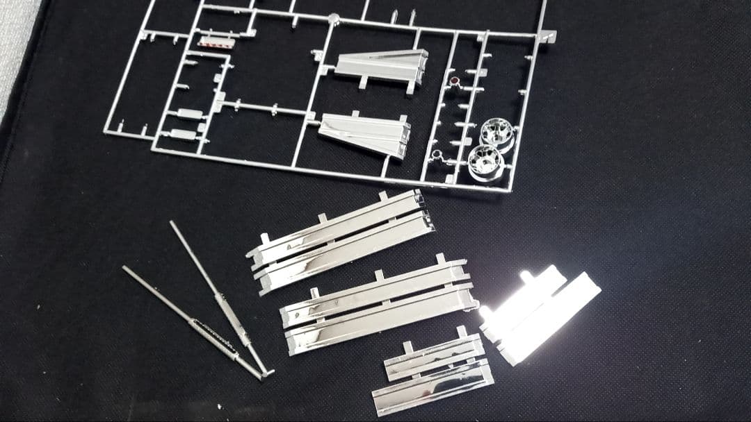 デコトラ　ジャンク品、パーツ・ステッカー詰め合わせ