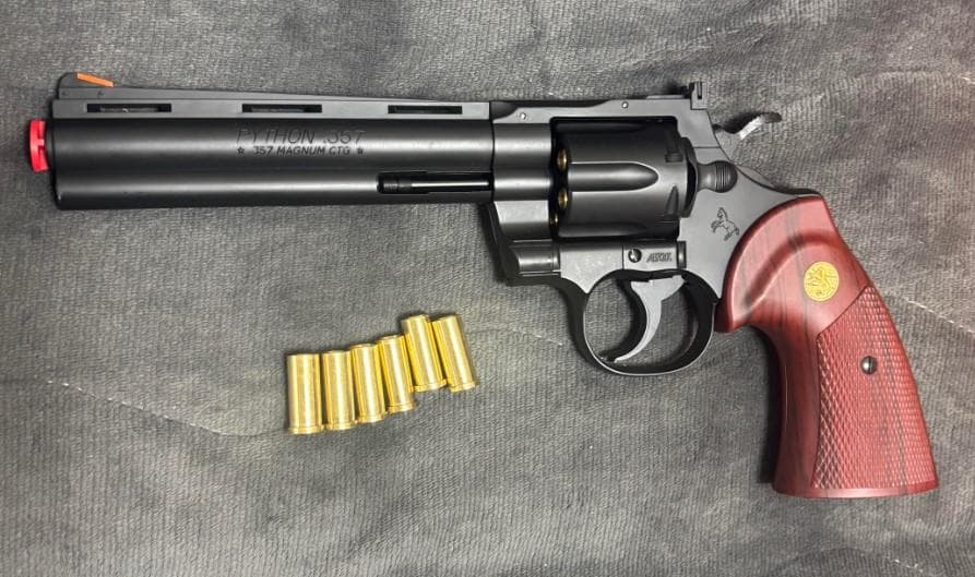 クラウンモデル コルトパイソン 6インチ ガスリボルバー