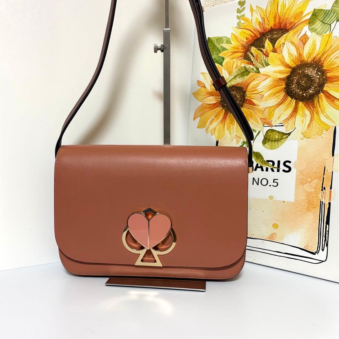 ☆未使用級☆ケイトスペード ショルダーバッグ ニコラ ツイストロック レザー