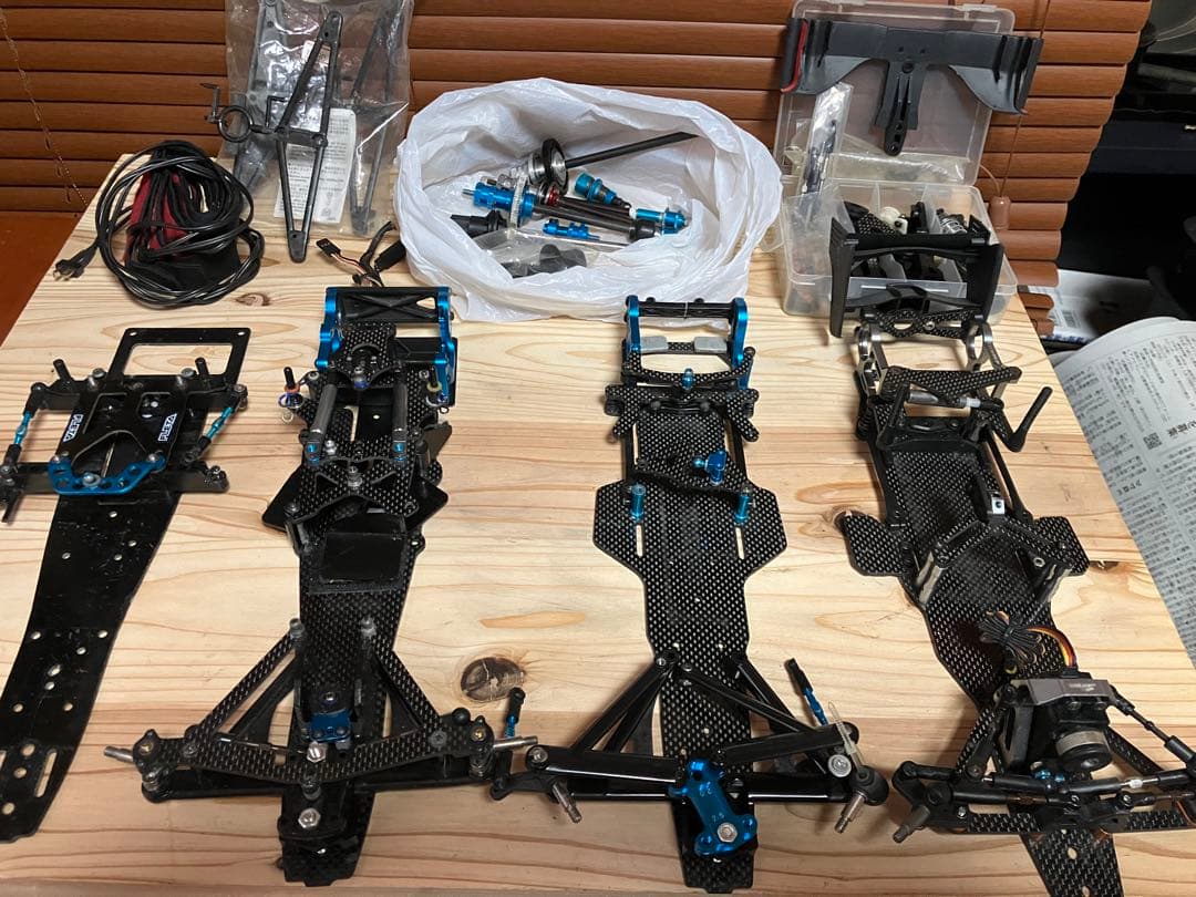 タミヤ、サーパントカーボンファイバーＦ1ラジコンシャーシセット ジャンク品