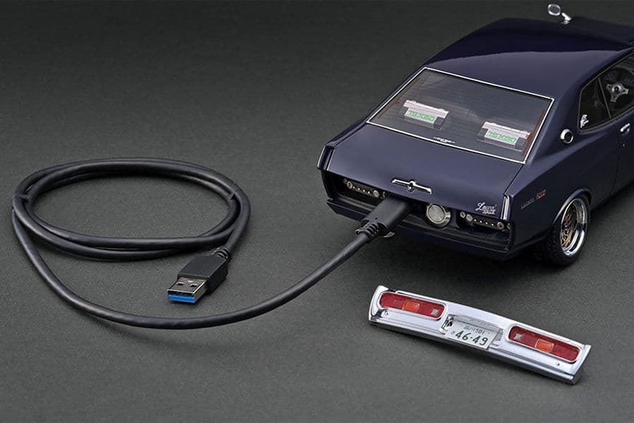 イグニッションモデル 1/18 Nissan Laurel 2000SGX