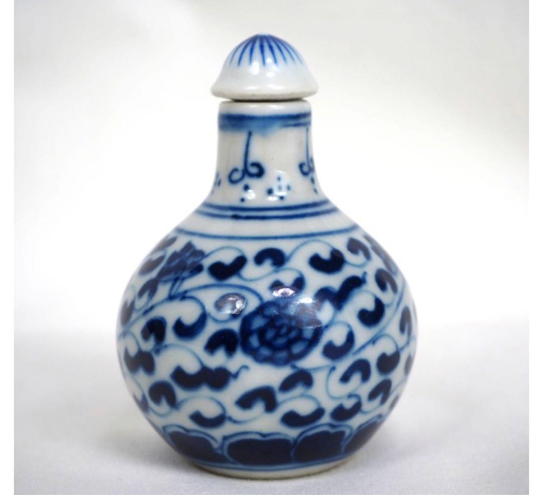 送料無料　『玉』在銘　染付鼻煙壺　中国古玩骨董