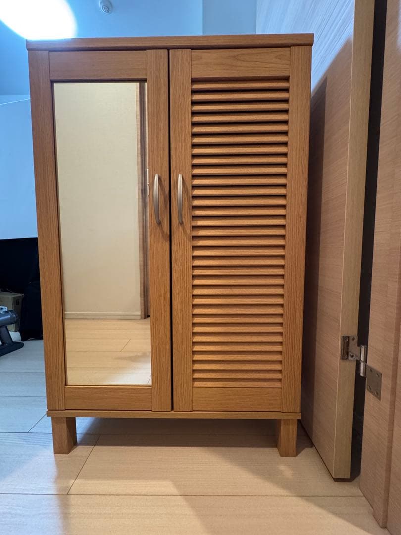 ニトリ木製シューズボックスミラー付①