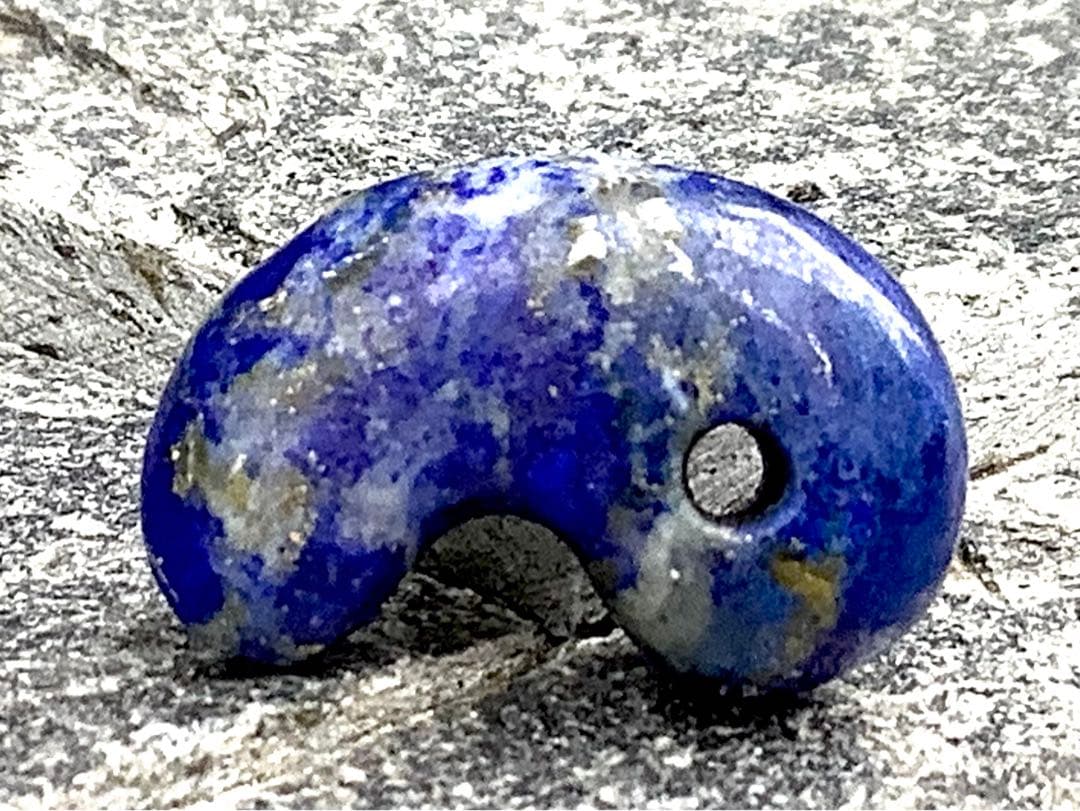 ✳希少お宝勾玉‼️ ラピスラズリ　黄鉄鉱ピカピカ　色彩良好　本物ソーティング付‼️