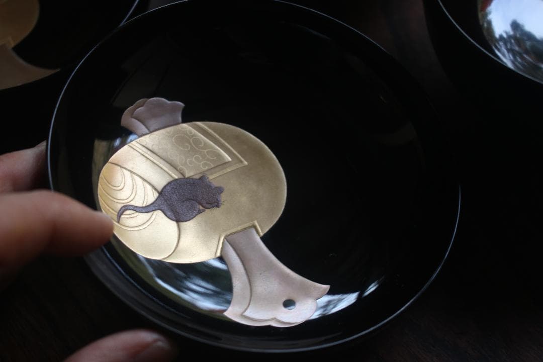 時代逸品！塗分け螺鈿黒漆に風情ある見返小槌蒔絵のお椀2点（検輪島塗蒔絵椀雑煮椀