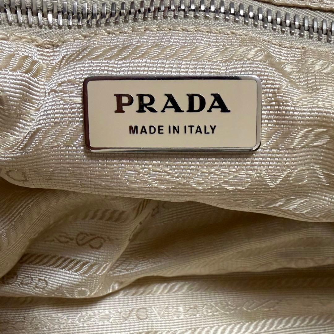 PRADA ライトブルー レザーハンドバッグ