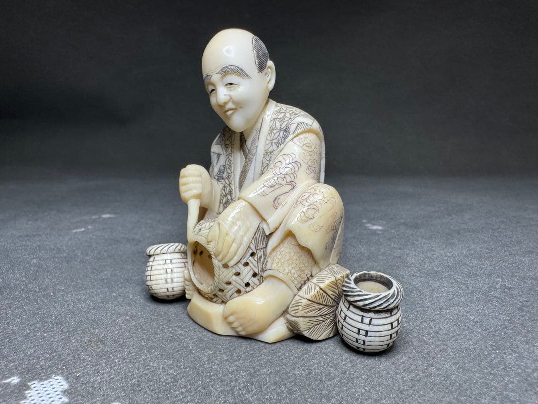 極上　天然素材　置物　根付　　アンティーク　和彫　骨董　飾り物　古美術品