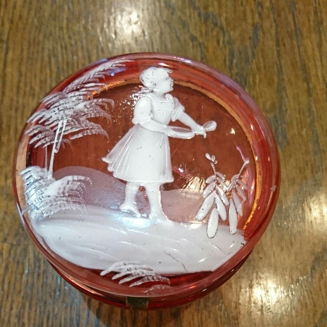 特別価格中！アンティーク、骨董市で購入の美しいゴ−ルドピンクの蓋物