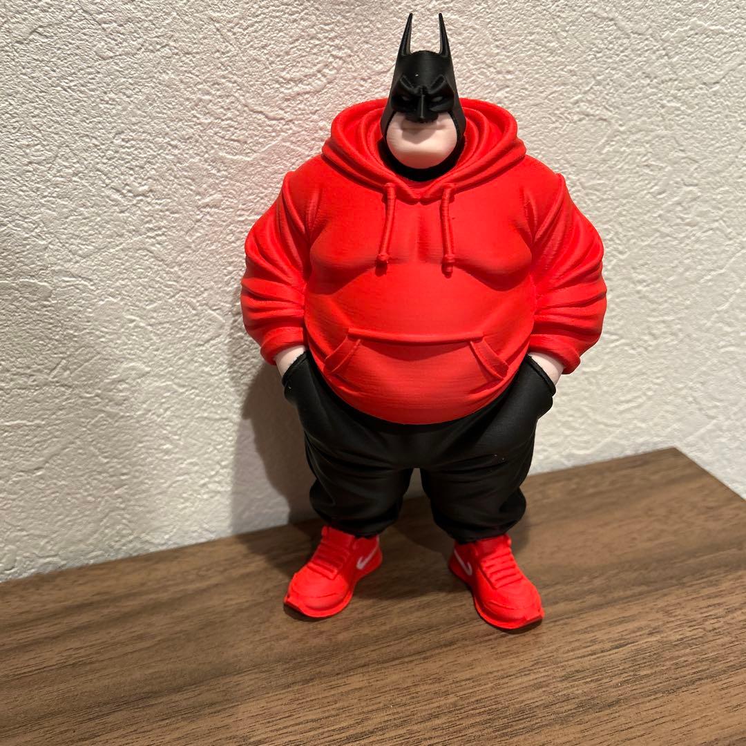 バットマン フィギュア NIKE スニーカー 赤パーカー ストリート風