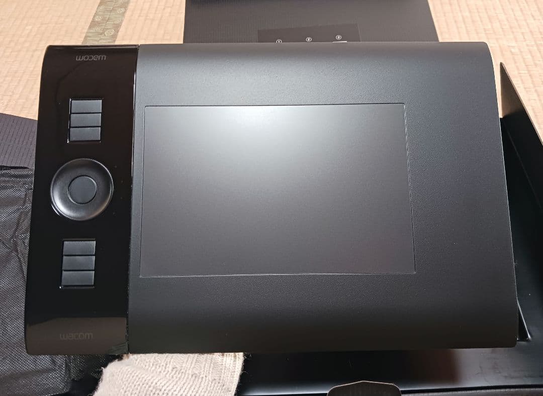 液タブ・ペンタブ Wacom Intuos4 PTK-440/K0