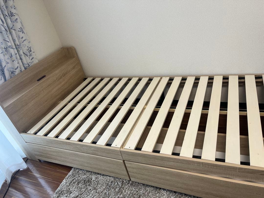 シングル 棚コンセント付きチェストベッドフレーム