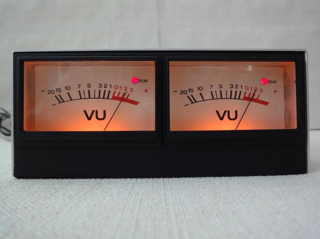 自作ステレオVUメーター204号機(TEACピーク表示機能LED付)