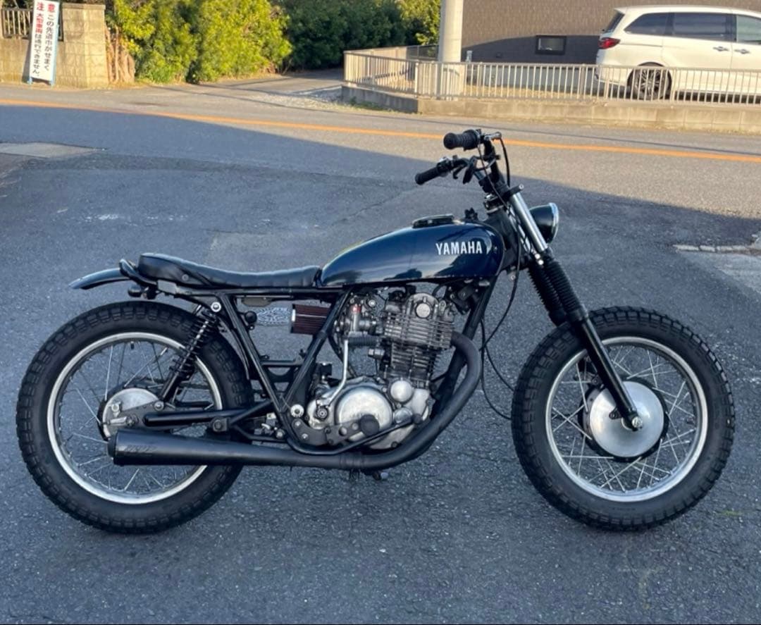 sr400 タンク　bratstyle