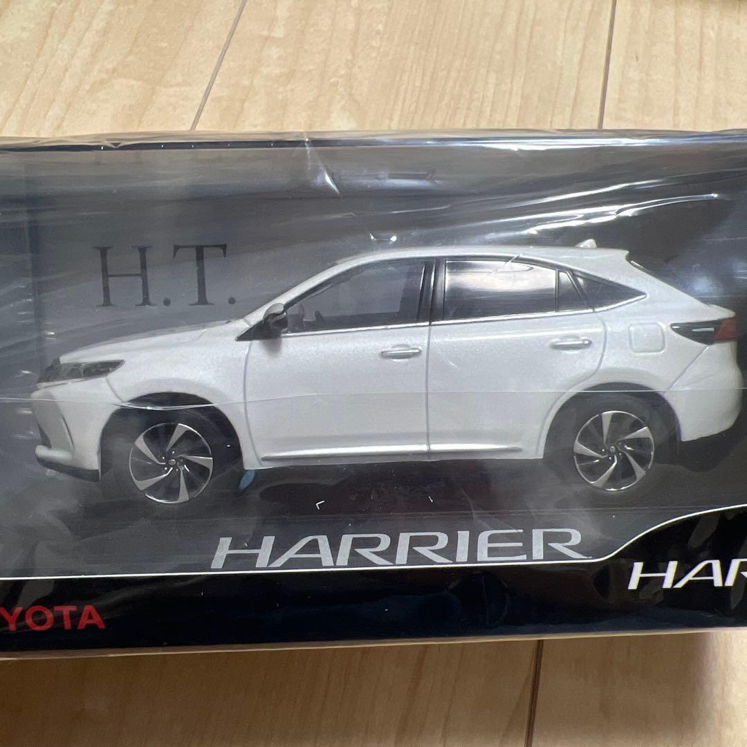 非売品　TOYOTA HARRIER 1/30サイズミニカー
