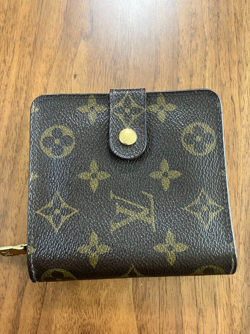 ルイヴィトン モノグラム コンパクトジップ 二つ折財布