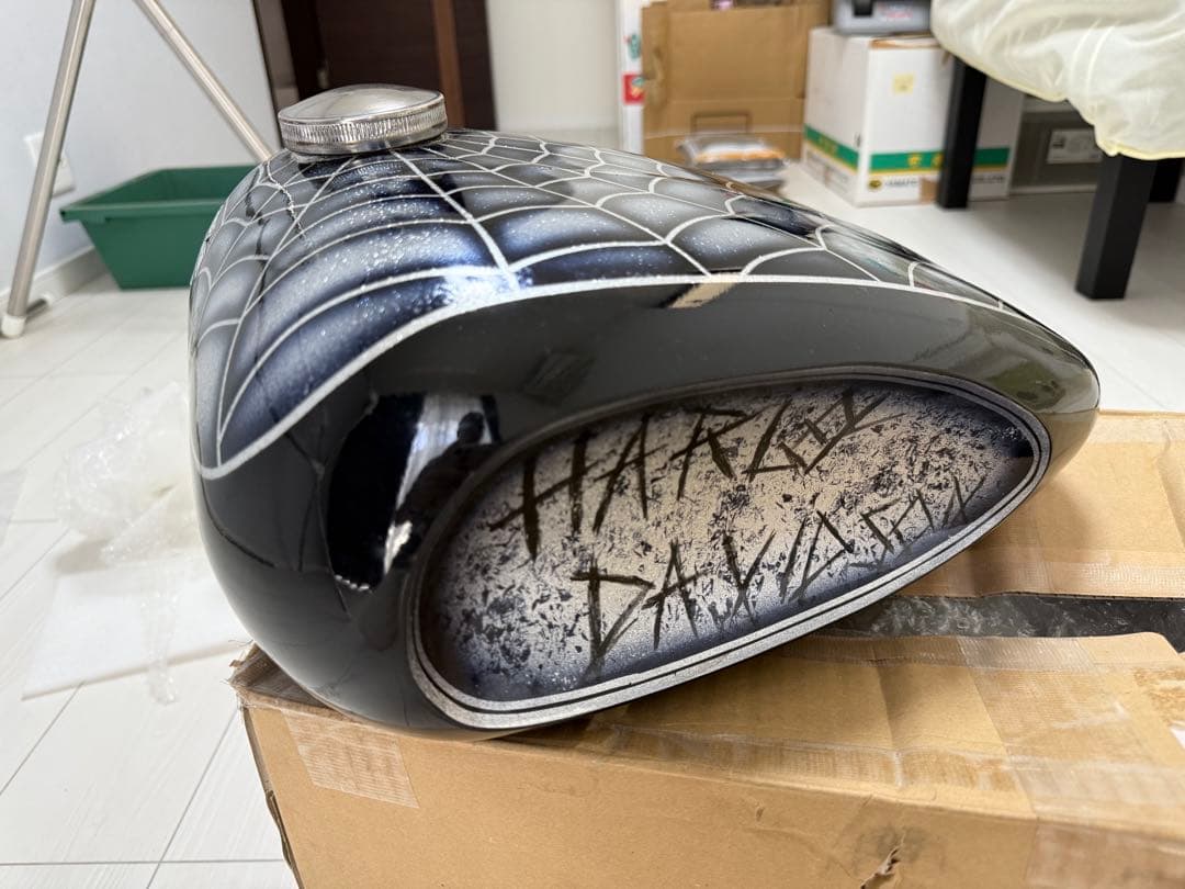 ハーレー マスタングタンク カスタムペイント