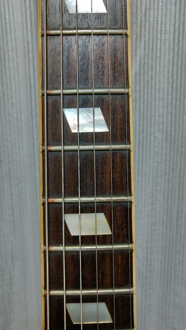 エピフォン リビエラ サンバースト ベージュラベル(1982年マツモク製)