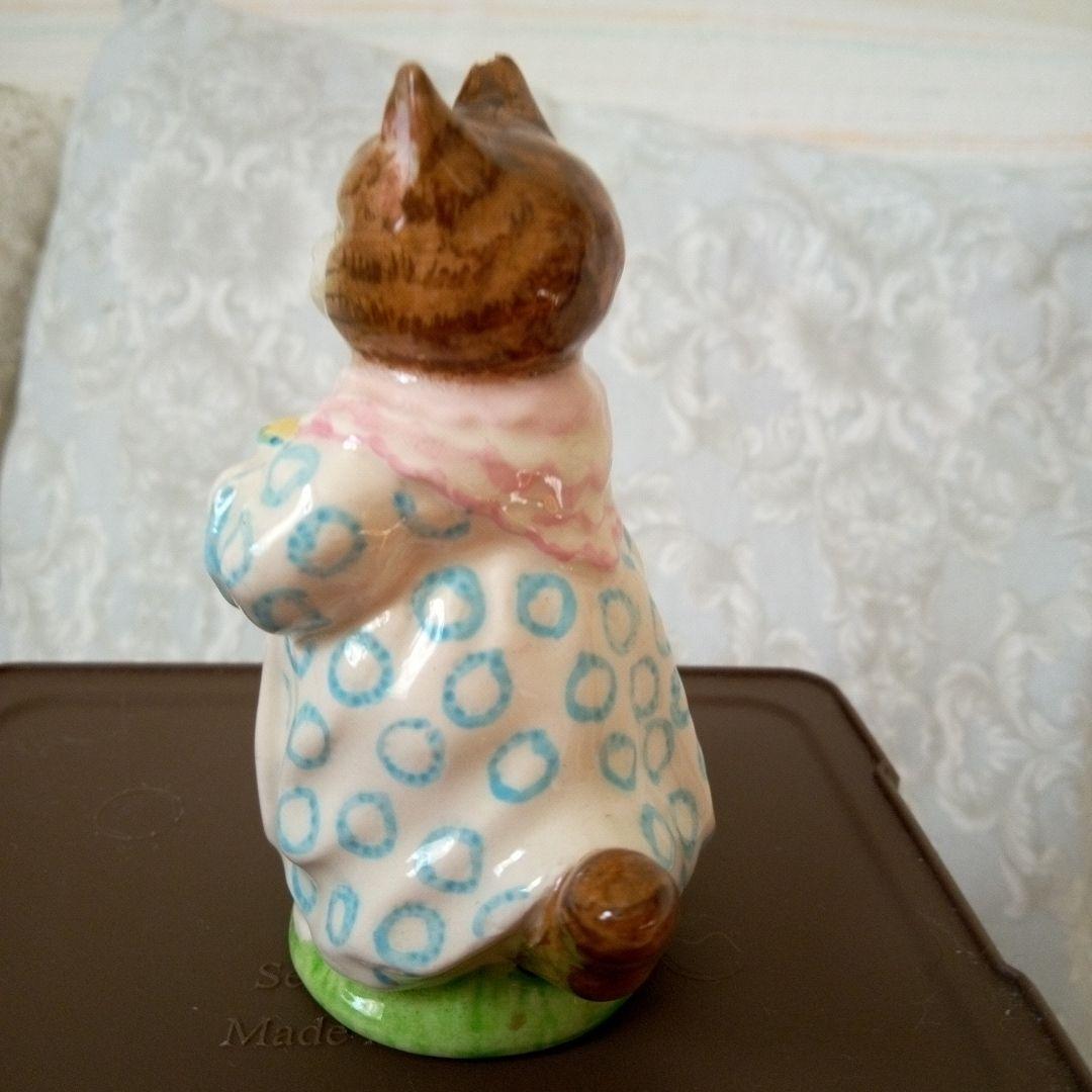 ビアトリクスポター置物　猫のリビー