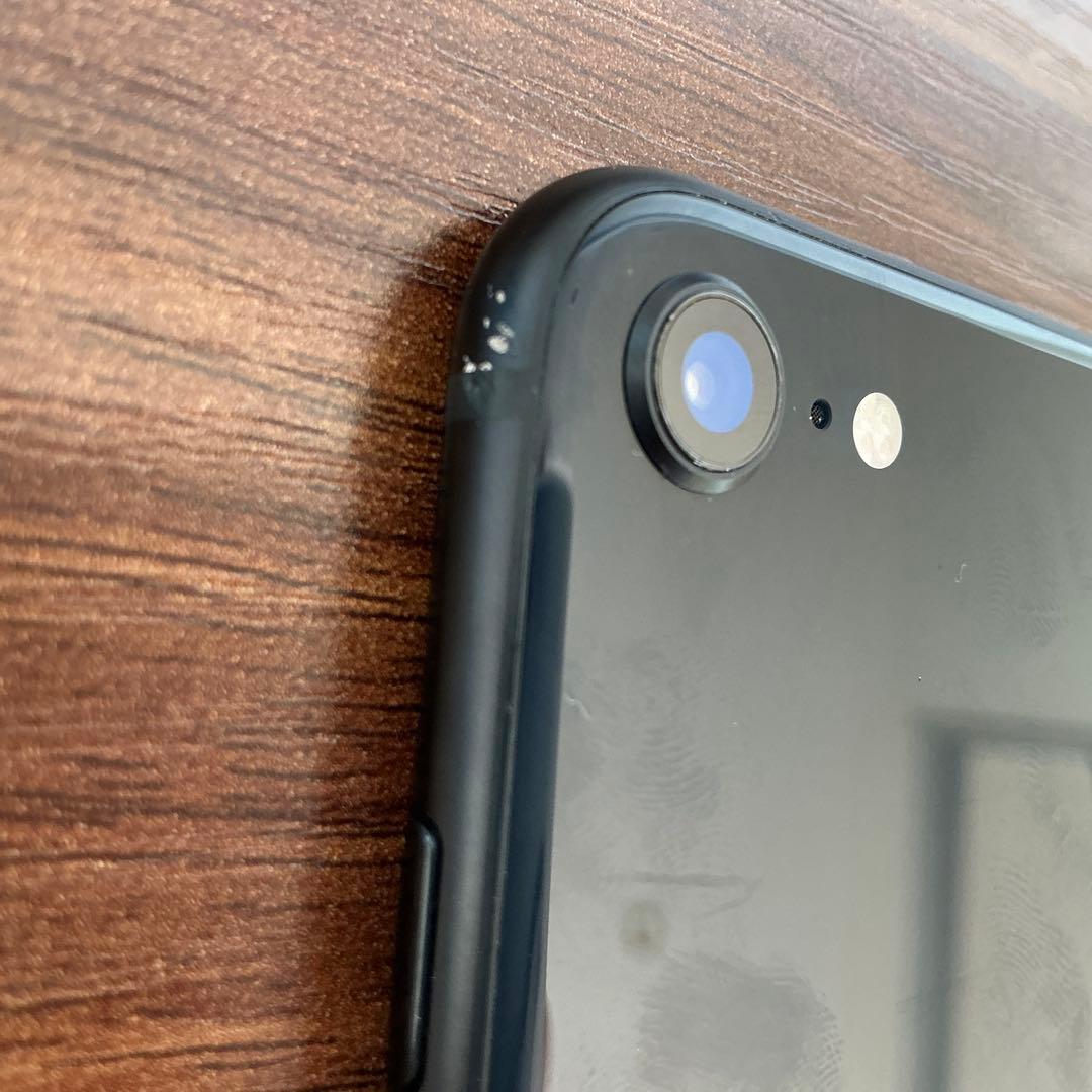 d*2様 Apple iPhoneSE3 128GB 本体のみ　背面ひび割れ　ブ