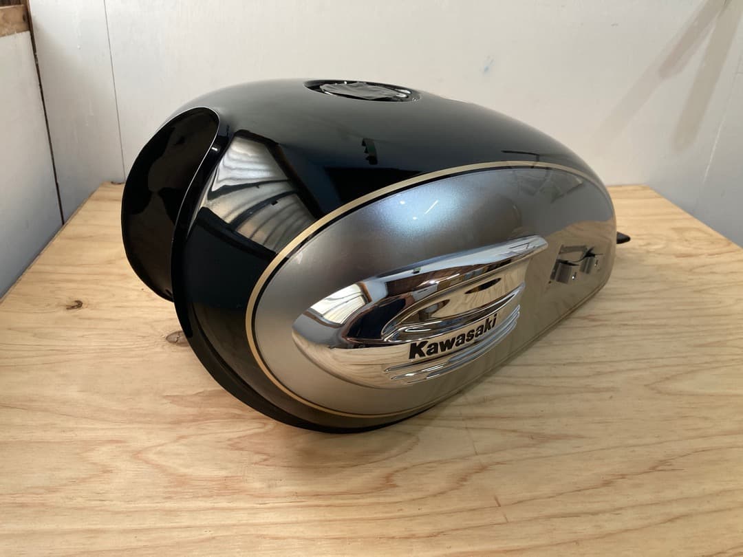 Kawasaki W650純正タンク