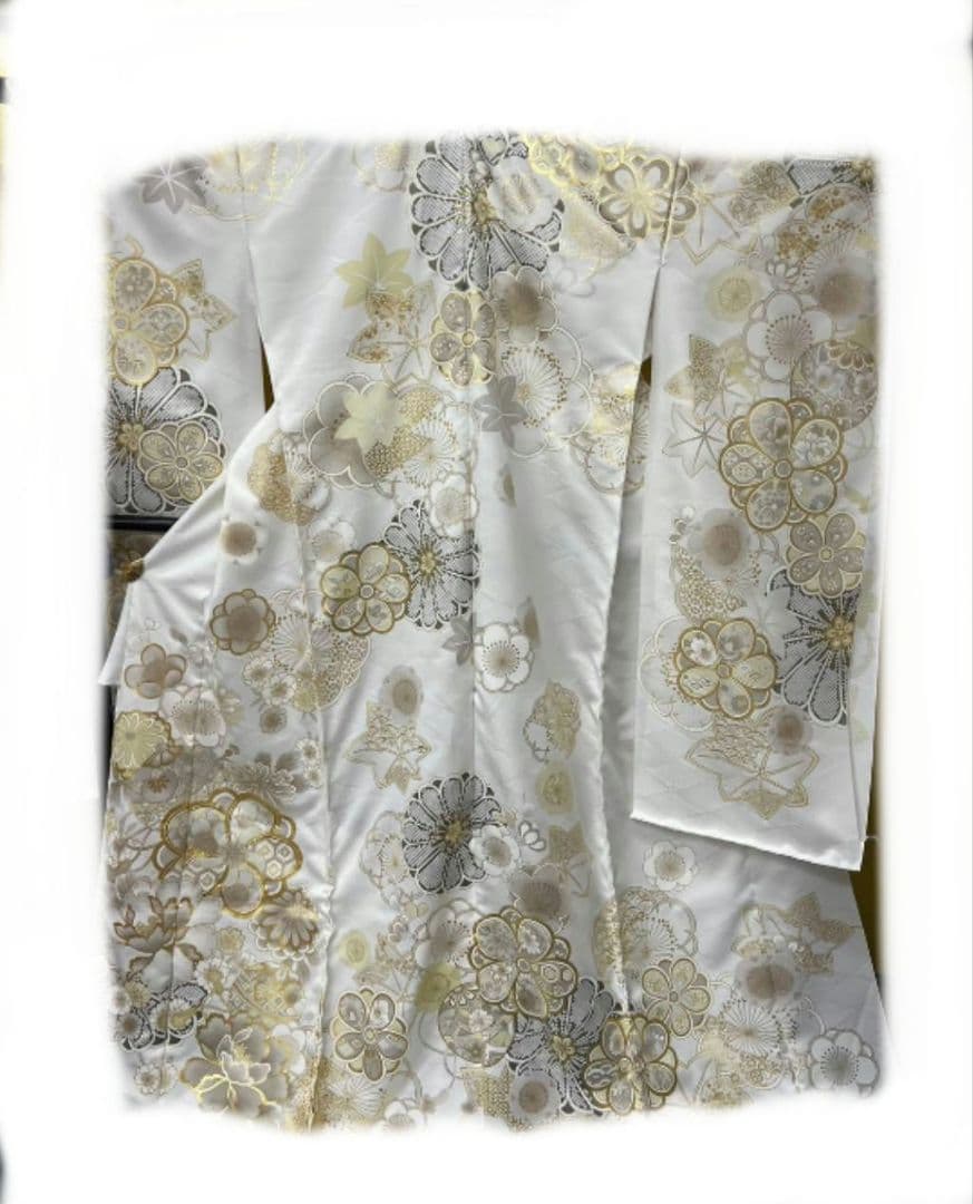 白金彩振り袖　お仕立て上がりと 訪問着の二点セット